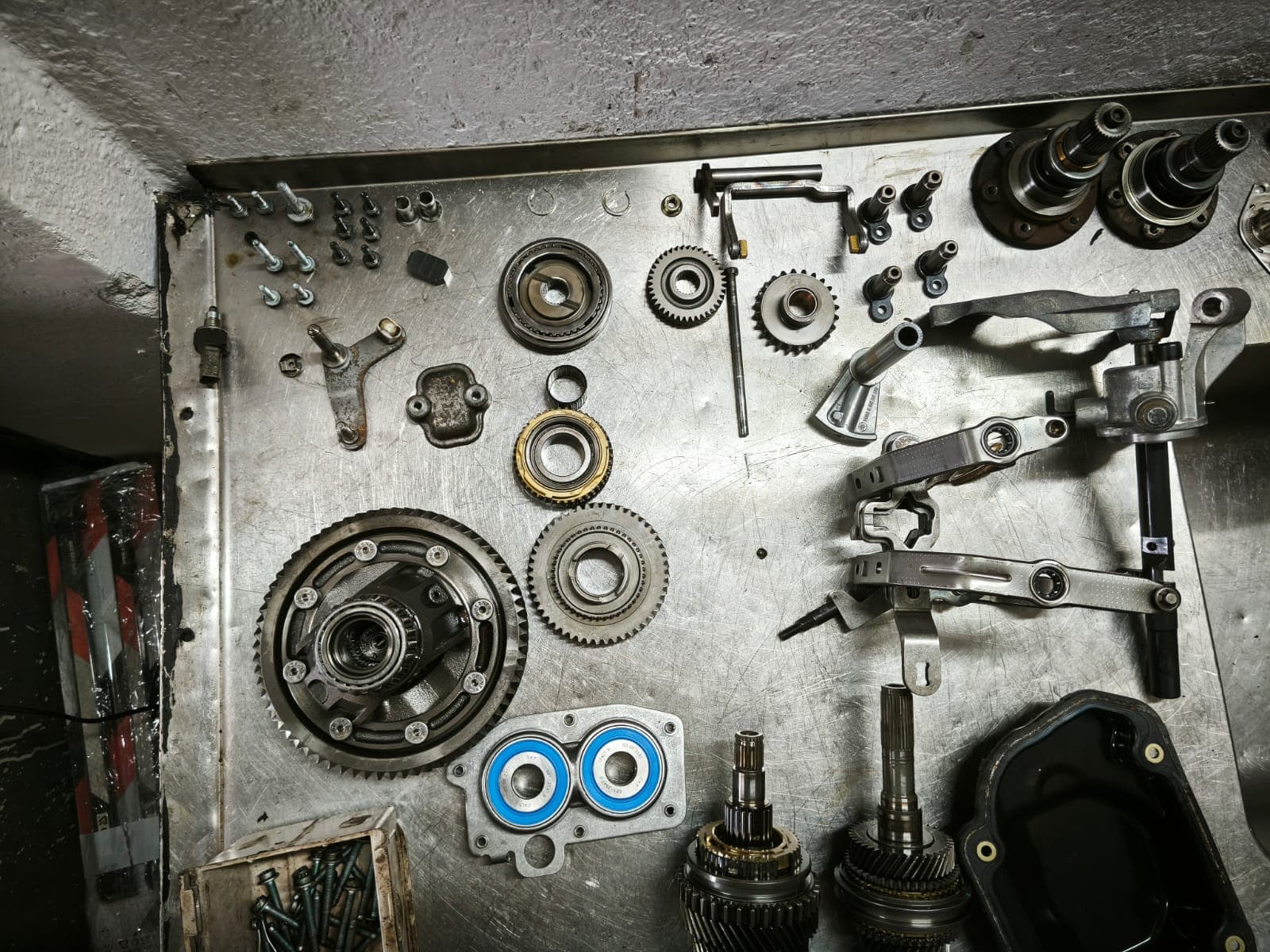 Rozložené díly převodovky